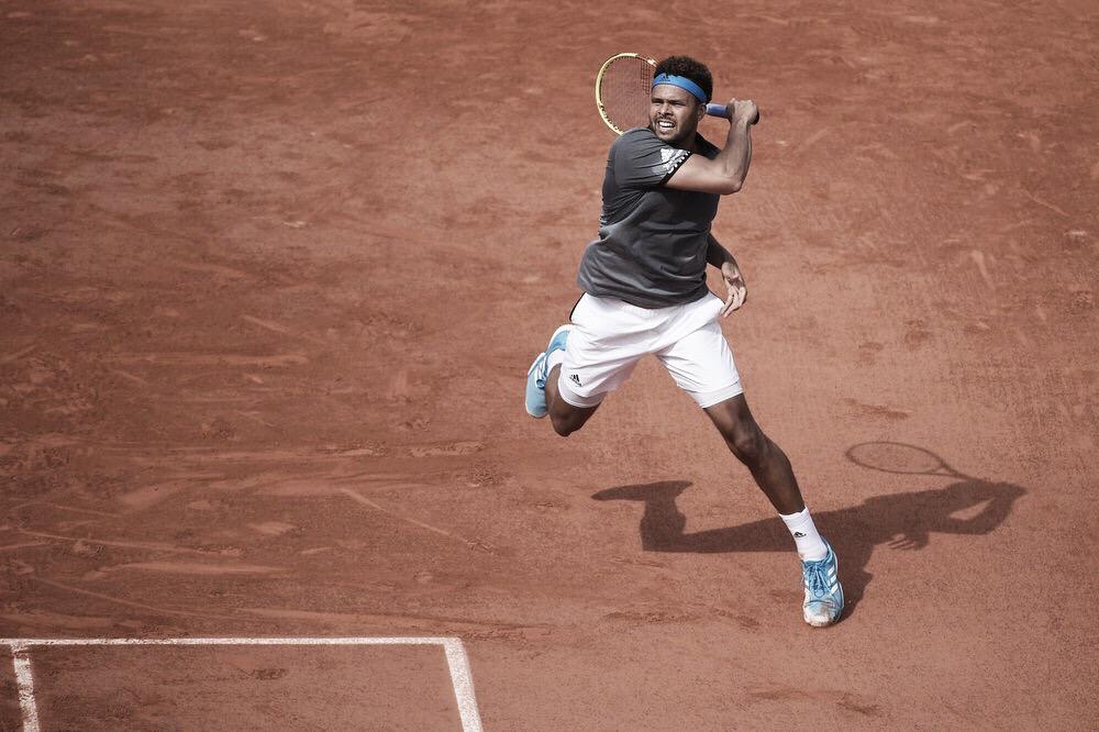 Tsonga bate Gojowczyk e marca encontro com Nishikori na segunda rodada de Roland Garros Tsonga bate Gojowczyk e marca encontro com Nishikori na segunda rodada de Roland Garros