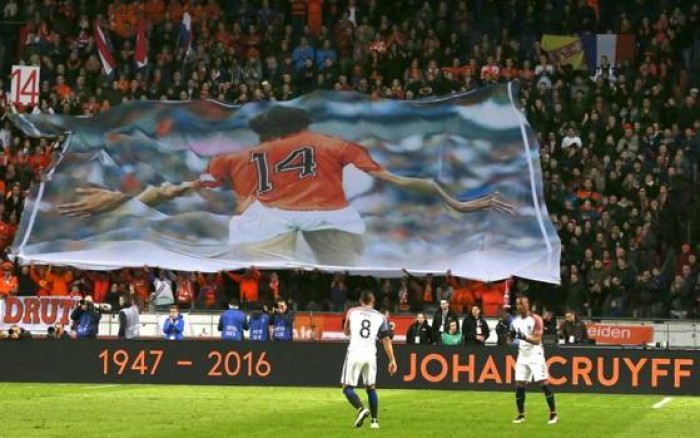 La Francia batte l'Olanda per 2-3 nella notte dedicata a Cruijff