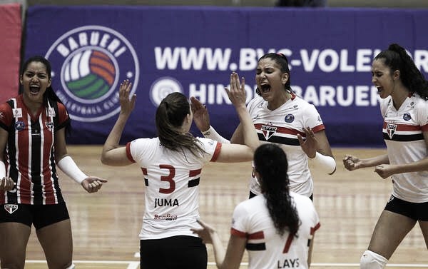 Em confronto direto, São Paulo Barueri vence Curitiba Vôlei pela Superliga Feminina Em confronto direto, São Paulo Barueri vence Curitiba Vôlei pela Superliga Feminina