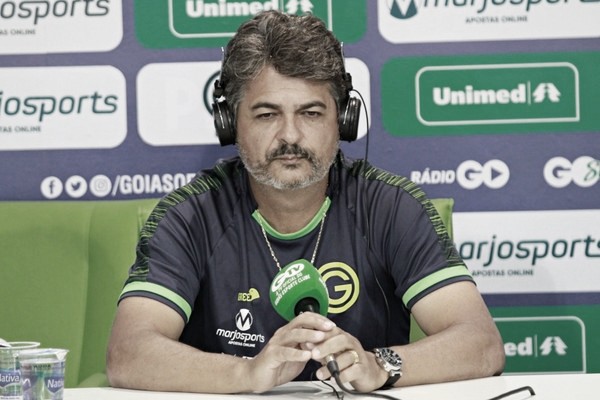 Apesar de derrota, Ney Franco elogia entrega do Goiás: "Temos que parabenizar nosso time"