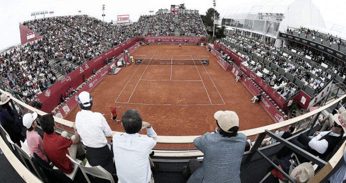 Favoritos avançam na 1º rodada do ATP 250 de Estoril Favoritos avançam na 1º rodada do ATP 250 de Estoril