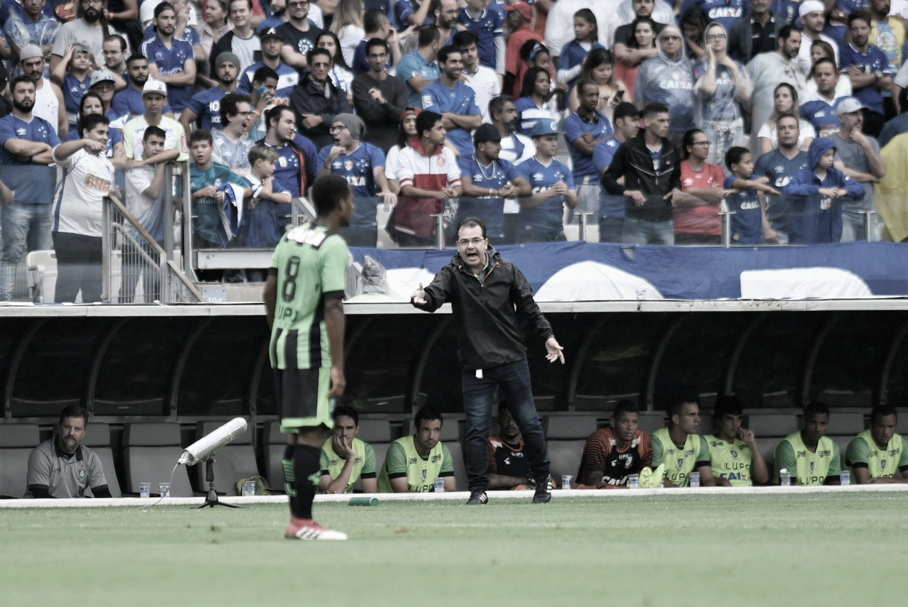 Enderson Moreira e Cruzeiro necessitam um do outro para que
ambos alavanquem no futebol Enderson Moreira e Cruzeiro necessitam um do outro para que
ambos alavanquem no futebol