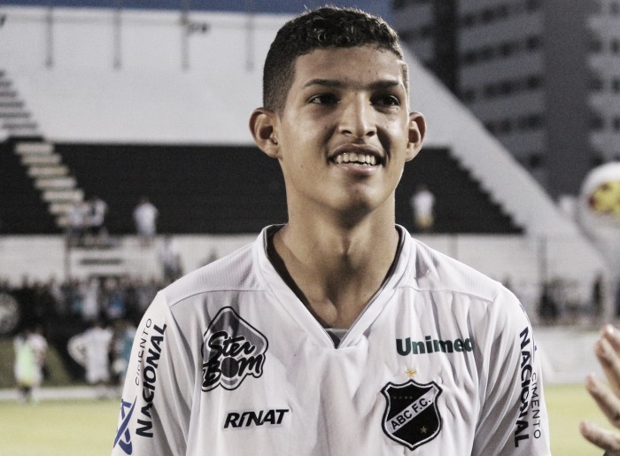 Corinthians confirma contratação de Matheus Matias, atual artilheiro do futebol nacional