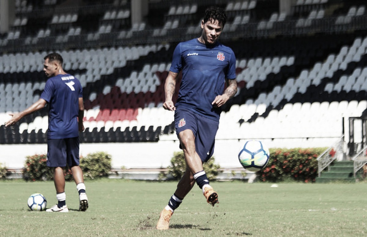 Giovanni Augusto se lesiona novamente e desfalcará o Vasco por mais três semanas Giovanni Augusto se lesiona novamente e desfalcará o Vasco por mais três semanas