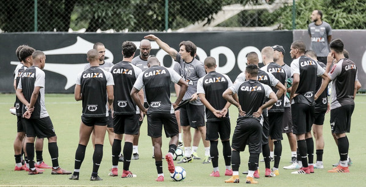 'Pra cima deles, Galo': Atlético convoca sete atacantes para clássico contra Cruzeiro