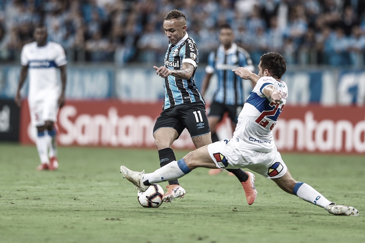 Grêmio vence
Universidad Católica e se classifica para oitavas da Libertadores Grêmio vence
Universidad Católica e se classifica para oitavas da Libertadores