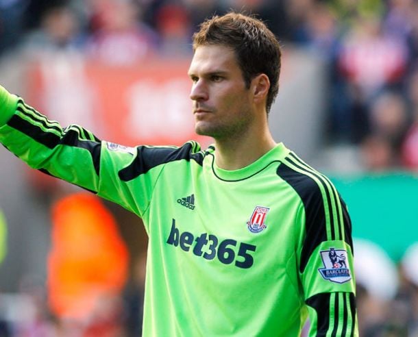 Begovic da record: il video del gol lampo da 95 metri del portiere dello Stoke City contro il Southampton