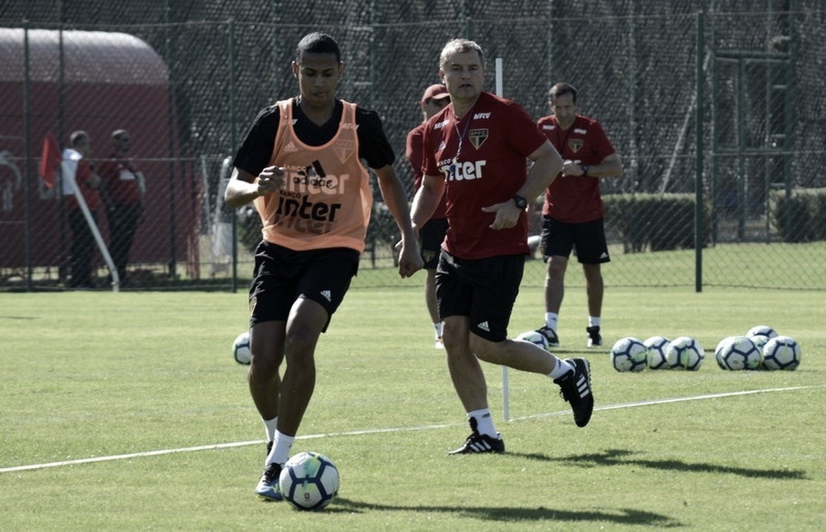 Bruno Alves ganha nova chance no time titular com suspensão de Anderson Martins Bruno Alves ganha nova chance no time titular com suspensão de Anderson Martins