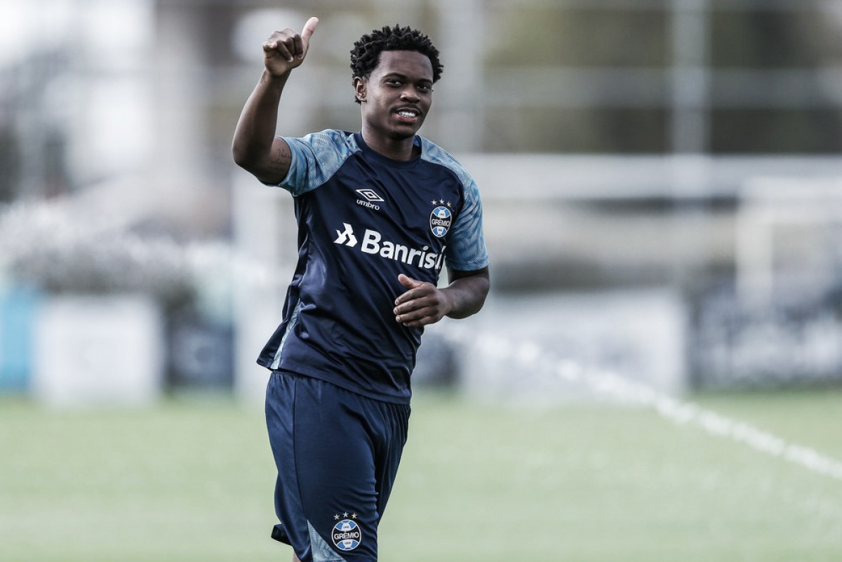 América-MG se aproxima do meia Lincoln, do Grêmio, por empréstimo América-MG se aproxima do meia Lincoln, do Grêmio, por empréstimo