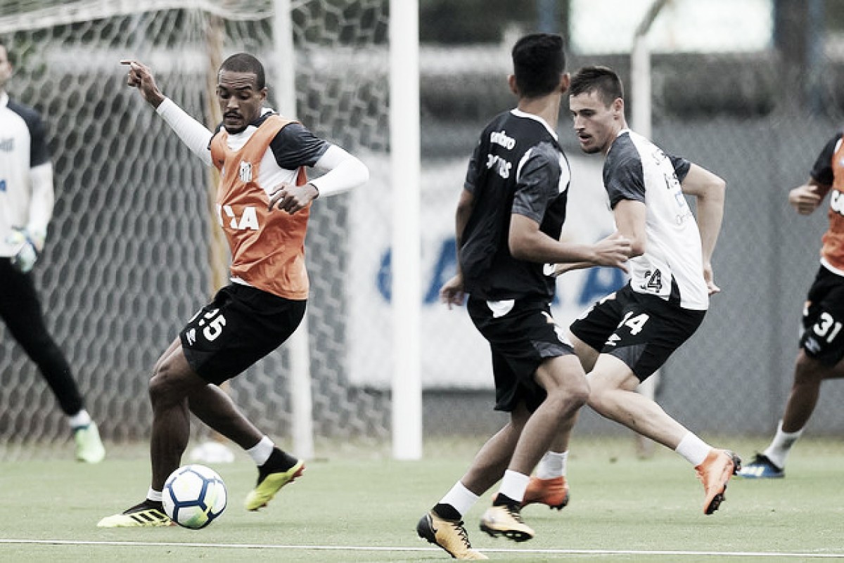 Jair deve repetir escalação do Santos pela quarta partida consecutiva contra Internacional