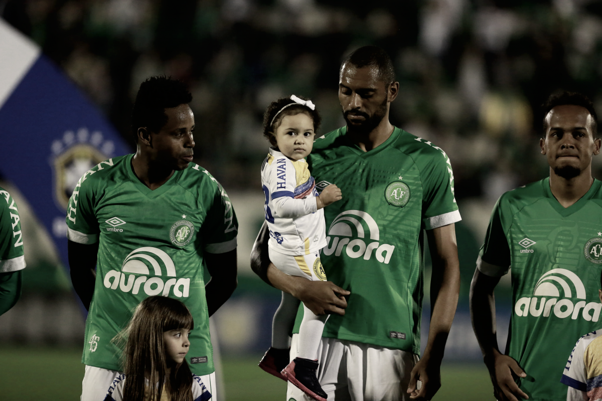 Douglas lamenta empate da Chapecoense contra Santos: ''Gostinho ruim''