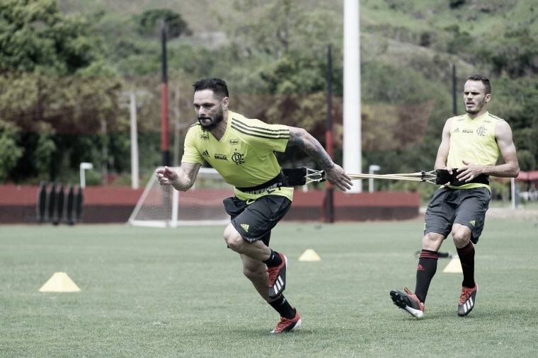 Perto de alcançar marca de 200 jogos pelo Flamengo, Pará ressalta: “Me sinto honrado”