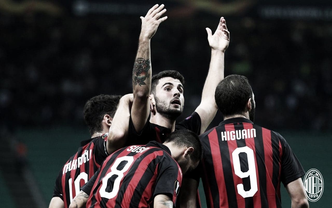 De virada, Milan vence Olympiacos e se mantém 100% de aproveitamento na Europa League 