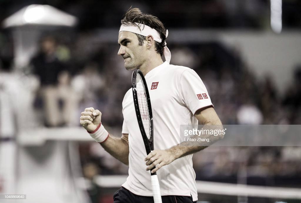 Federer debuta con una victoria plagada de dudas en Shanghái