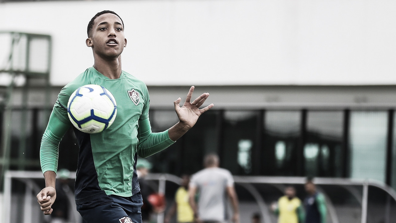Jejum de atacantes é preocupação para reta final do Fluminense Jejum de atacantes é preocupação para reta final do Fluminense