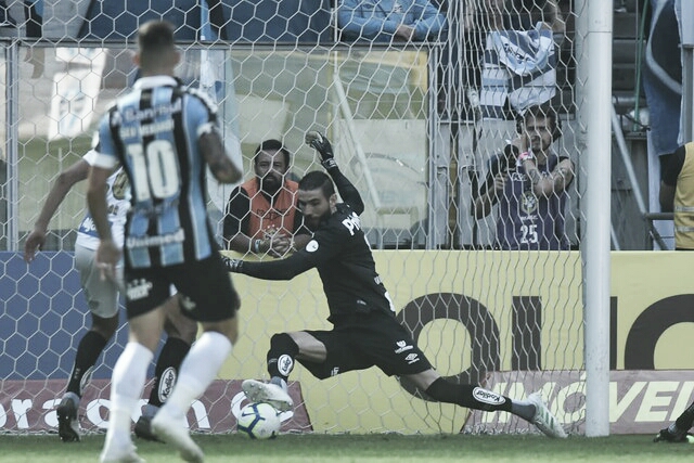 Santos bate o Grêmio fora de casa pela primeira rodada do Campeonato Brasileiro Santos bate o Grêmio fora de casa pela primeira rodada do Campeonato Brasileiro
