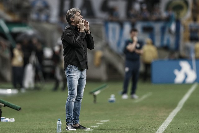 Renato critica desatenção do Grêmio após virada sofrida: "Nos acomodamos" Renato critica desatenção do Grêmio após virada sofrida: "Nos acomodamos"
