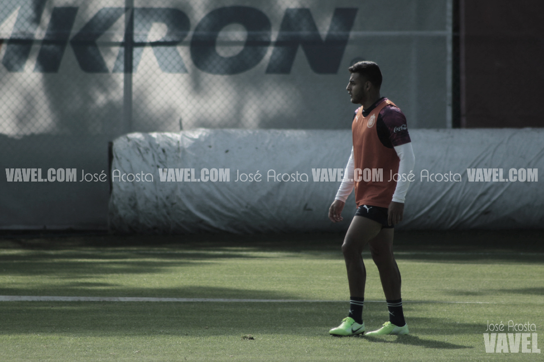Alexis Vega reveló que volvería a jugar lesionado para ayudar a Chivas