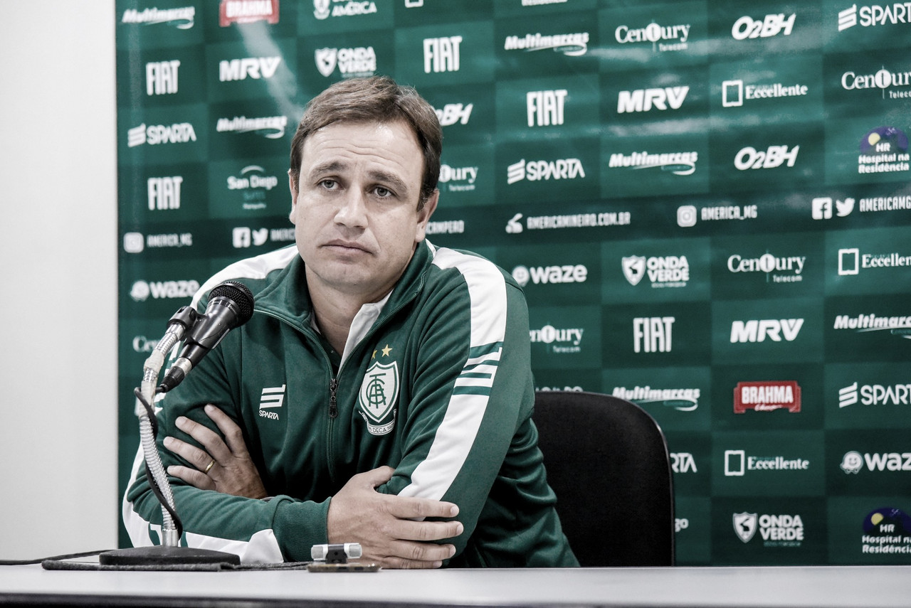 Felipe Conceição celebra trabalhos no América-MG e reconhece: "Realidade é o G-4" Felipe Conceição celebra trabalhos no América-MG e reconhece: "Realidade é o G-4"