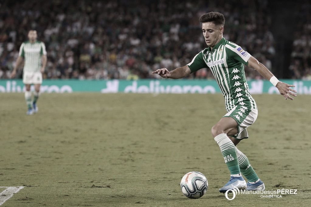 Álex Moreno: "Estoy hecho para arriesgar y aprovechar el uno contra uno o dos contra uno" Álex Moreno: "Estoy hecho para arriesgar y aprovechar el uno contra uno o dos contra uno"