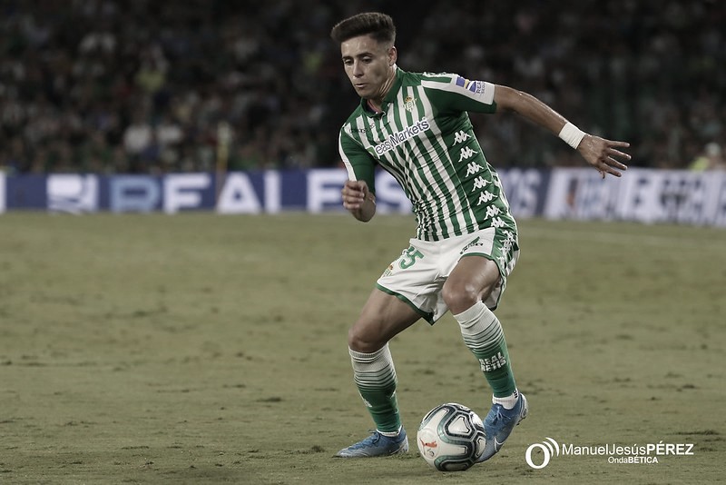 Álex Moreno enseña su día a día en el Instagram del Real Betis