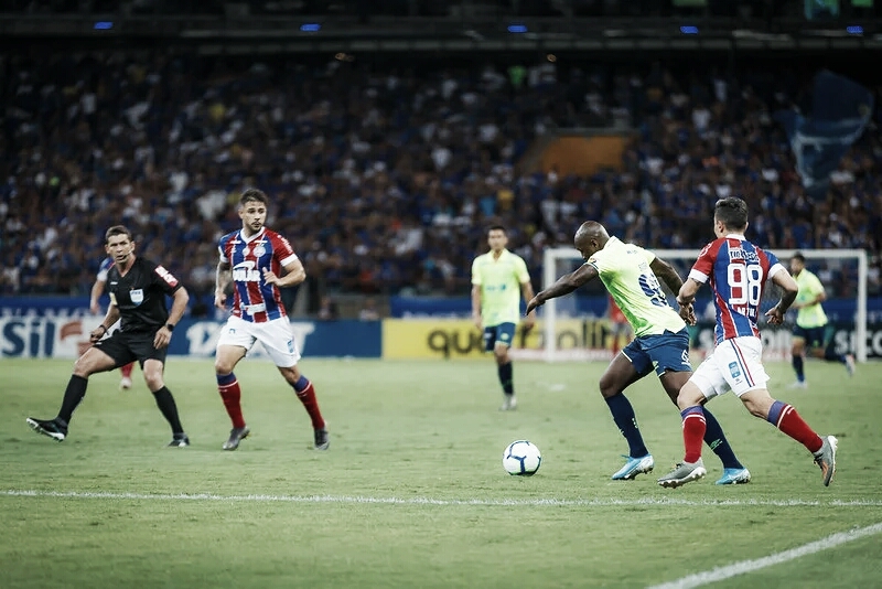 Cruzeiro sai atrás, mas busca empate contra Bahia com um a menos Cruzeiro sai atrás, mas busca empate contra Bahia com um a menos