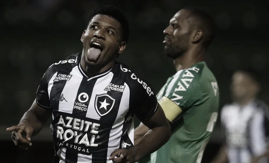 Em jogo fraco tecnicamente, Botafogo vence, se afasta do Z-4 e rebaixa Chapecoense