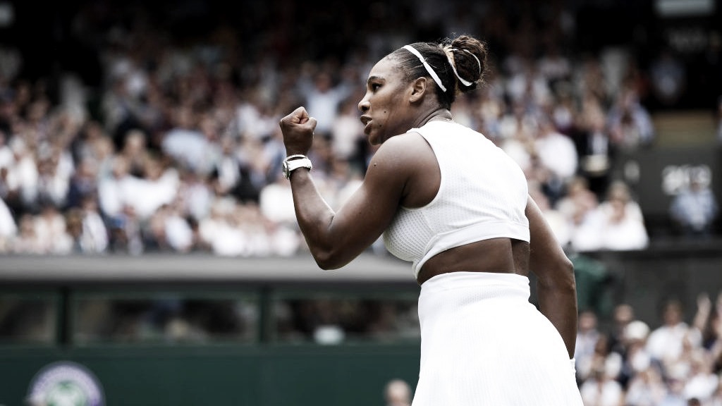 Serena oscila, mas vence Riske e avança às semis em Wimbledon pela 12ª vez na carreira