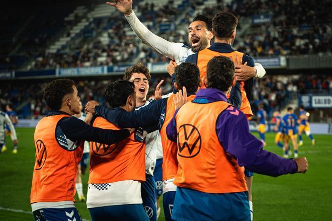 El Tenerife acaricia la victoria y la pierde al final - VAVEL España