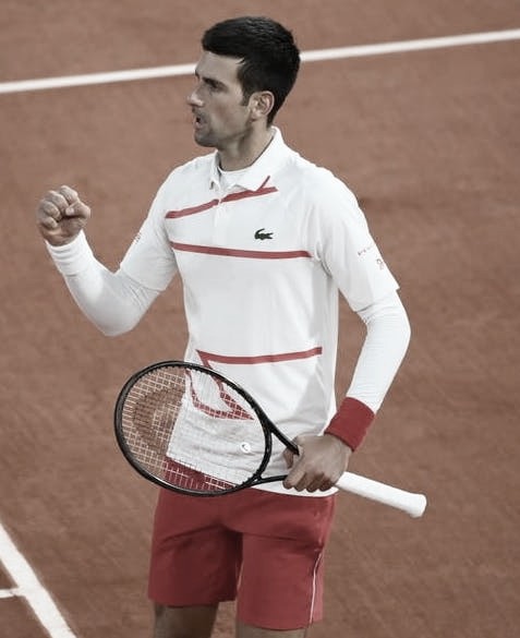 Djokovic está lidiando con molestias de cuello y hombro Djokovic está lidiando con molestias de cuello y hombro