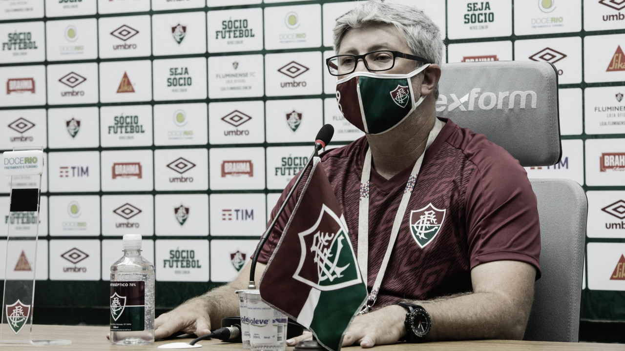Odair Hellmann explica confusão com auxiliar do Flamengo: "Perdeu a linha" Odair Hellmann explica confusão com auxiliar do Flamengo: "Perdeu a linha"
