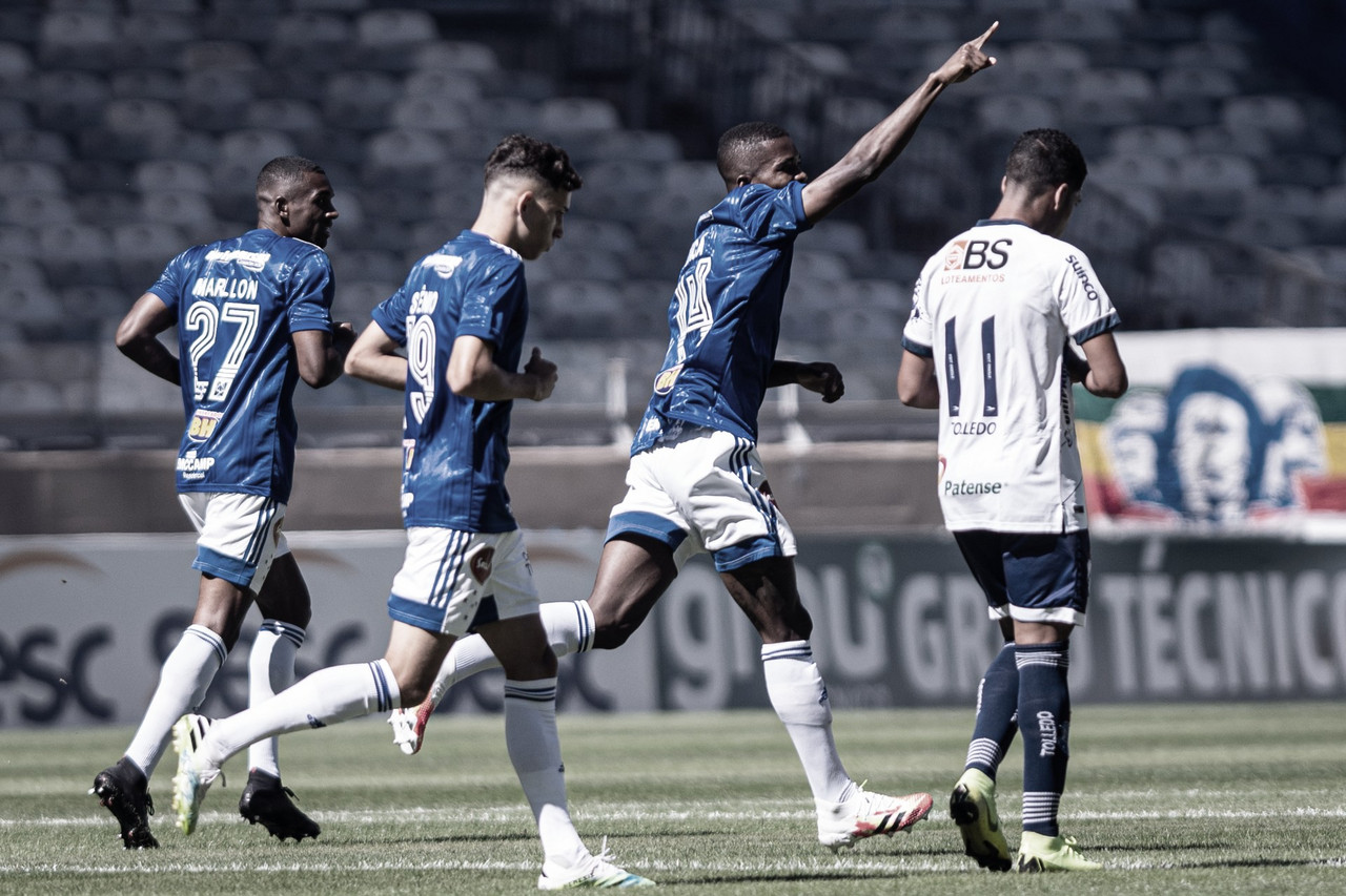 Cruzeiro vence URT e mantém chances de avançar no Mineiro Cruzeiro vence URT e mantém chances de avançar no Mineiro