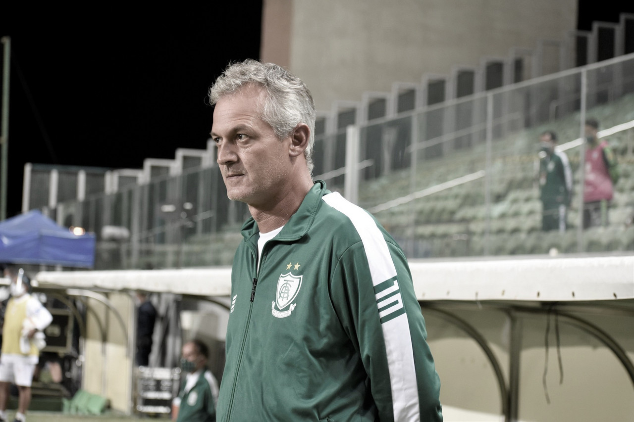Lisca se revolta contra arbitragem após eliminação do América-MG: "Pipoqueiro" Lisca se revolta contra arbitragem após eliminação do América-MG: "Pipoqueiro"