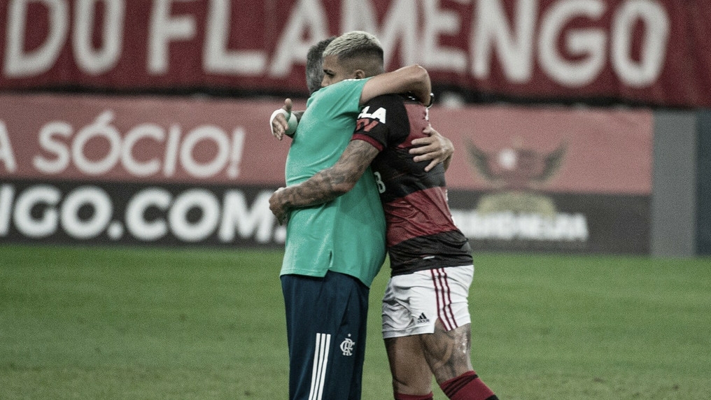 Gabigol defende Domènec após nova atuação fraca do Flamengo: "Tem nosso apoio"