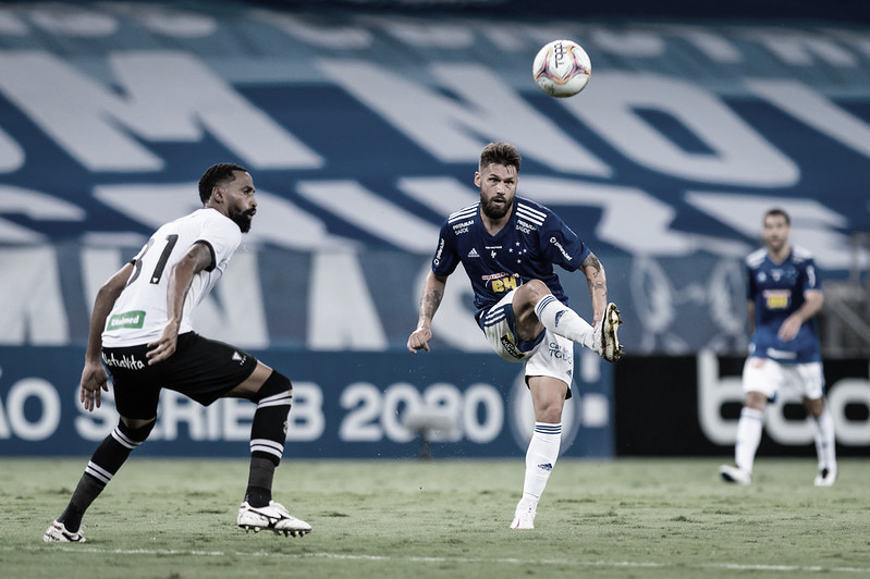 Em jogo de golaços, Cruzeiro e Figueirense empatam no
Mineirão Em jogo de golaços, Cruzeiro e Figueirense empatam no
Mineirão