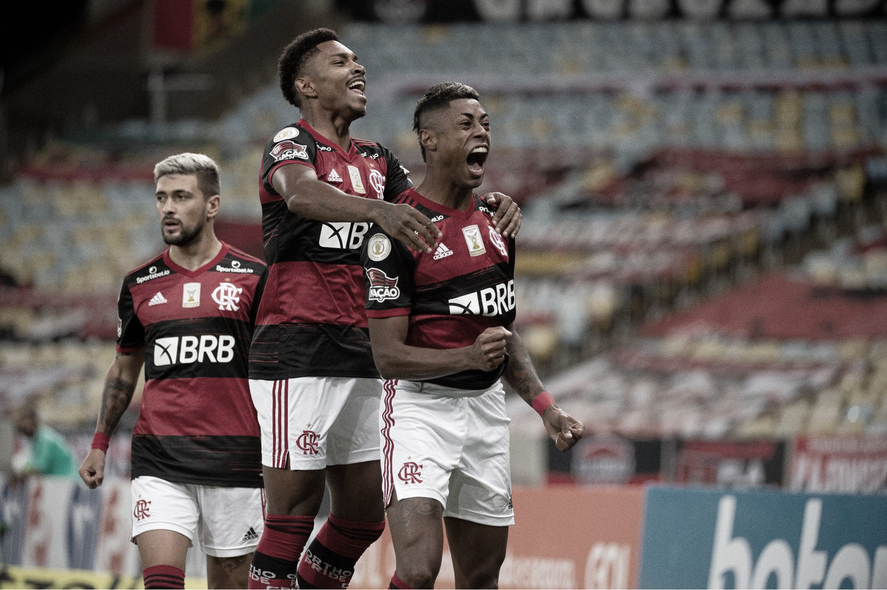 Flamengo domina, vence Coritiba com tranquilidade e assume liderança provisória do Brasileiro