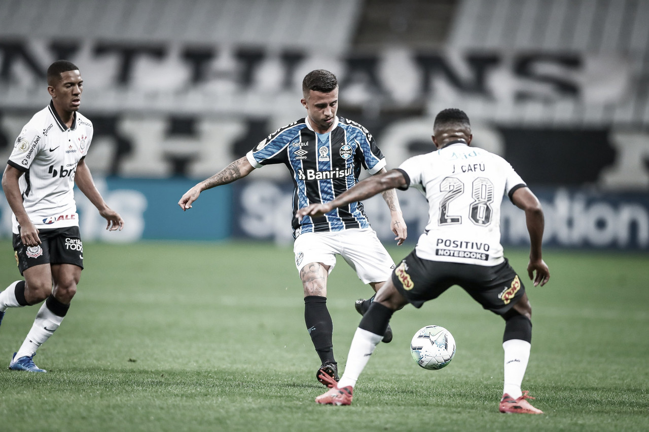 Duas expulsões e poucas oportunidades: Corinthians e Grêmio ficam no empate