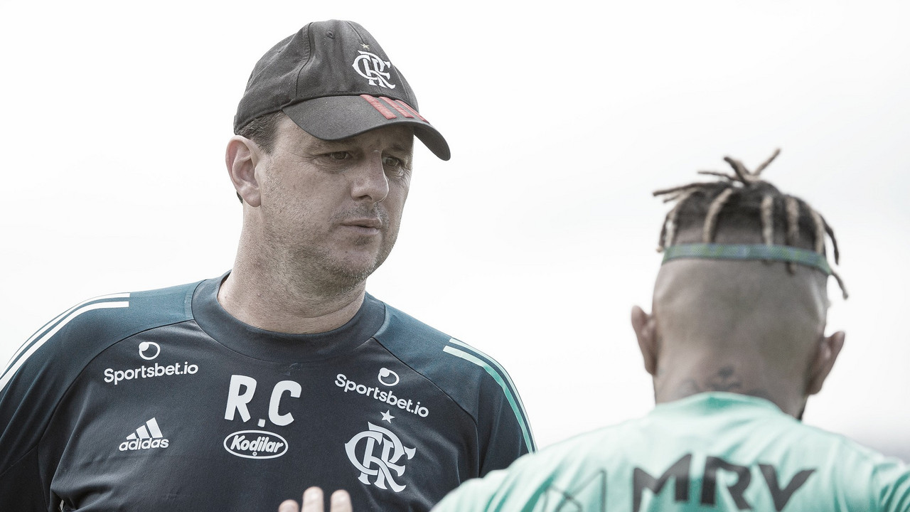 Para manter caça ao líder, Flamengo encara reservas do Santos Para manter caça ao líder, Flamengo encara reservas do Santos