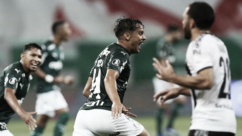 Palmeiras faz lição de
casa, bate Libertad e é primeiro classificado às semis da Libertadores