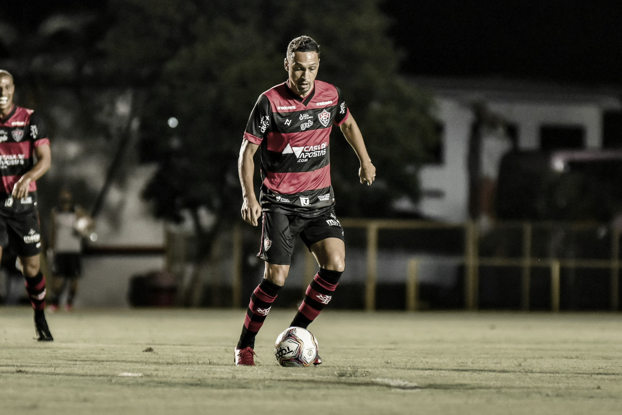 Vitória tropeça, mas Léo Ceará já projeta dificuldade da reta final da Série B Vitória tropeça, mas Léo Ceará já projeta dificuldade da reta final da Série B