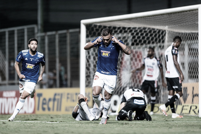 Cruzeiro vence Operário-PR em jogo de muitas confusões
e se livra do risco de Z-4 Cruzeiro vence Operário-PR em jogo de muitas confusões
e se livra do risco de Z-4
