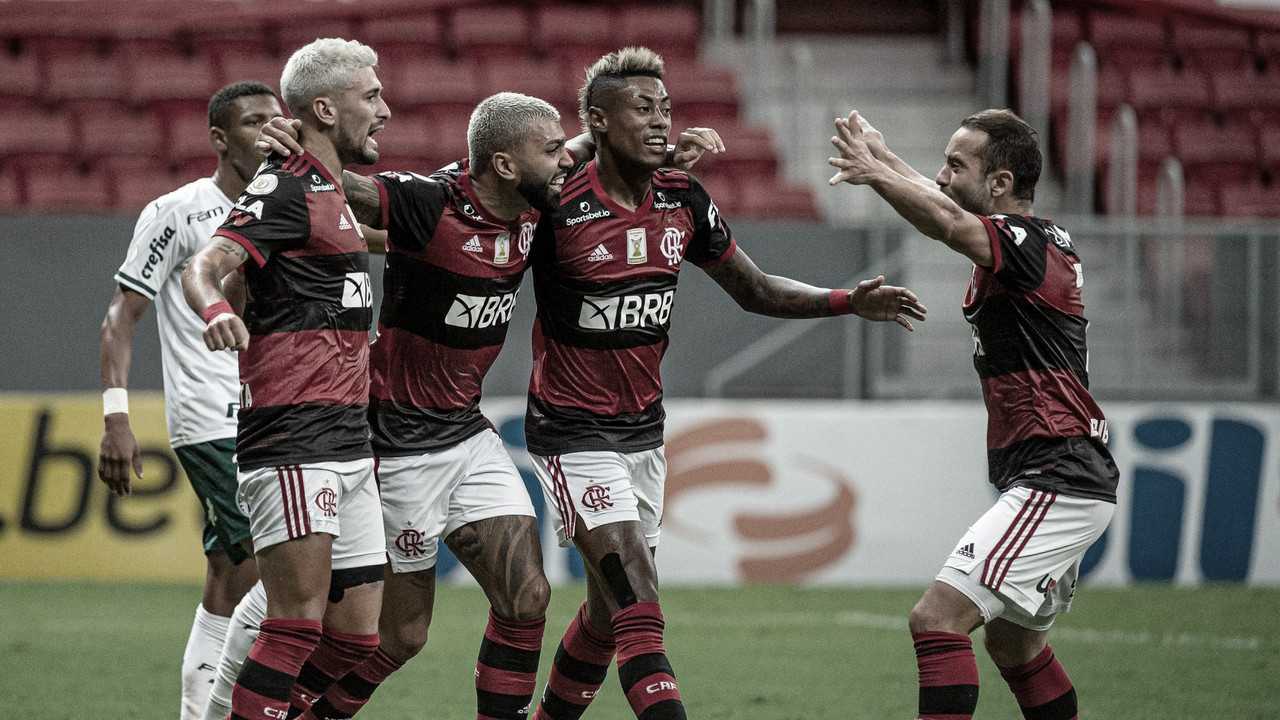 Flamengo tem atuação cirúrgica, bate Palmeiras e arranca no Brasileiro