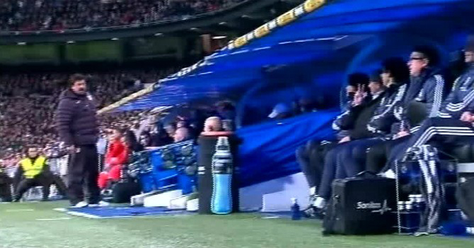 'Mono' Burgos a Mou: "Eu não sou o Tito e vou rasgar sua cabeça" 'Mono' Burgos a Mou: "Eu não sou o Tito e vou rasgar sua cabeça"