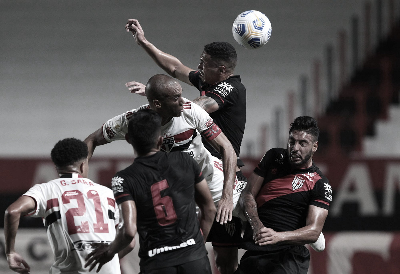 Em meio à Sul-Americana, Atlético-GO e São Paulo miram vitória no Campeonato Brasileiro