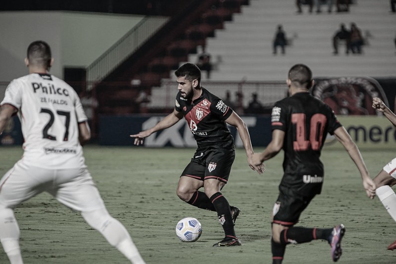 Melhores momentos de Atlético-GO x Atlético-MG pelo Campeonato Brasileiro (2-1) Melhores momentos de Atlético-GO x Atlético-MG pelo Campeonato Brasileiro (2-1)