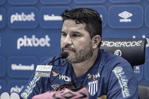Barroca lamenta gol sofrido pelo Avaí no fim: "A gente não merecia perder o jogo"