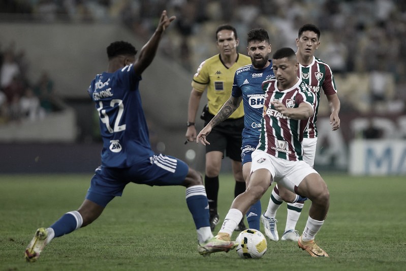 Com Mineirão lotado, Cruzeiro e Fluminense duelam por vaga nas quartas da Copa do Brasil