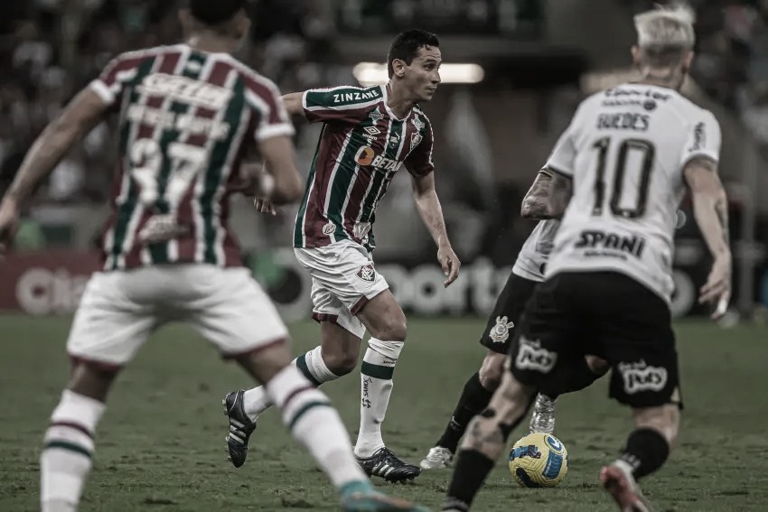 Corinthians e Fluminense se enfrentam em duelo direto pelo G-4