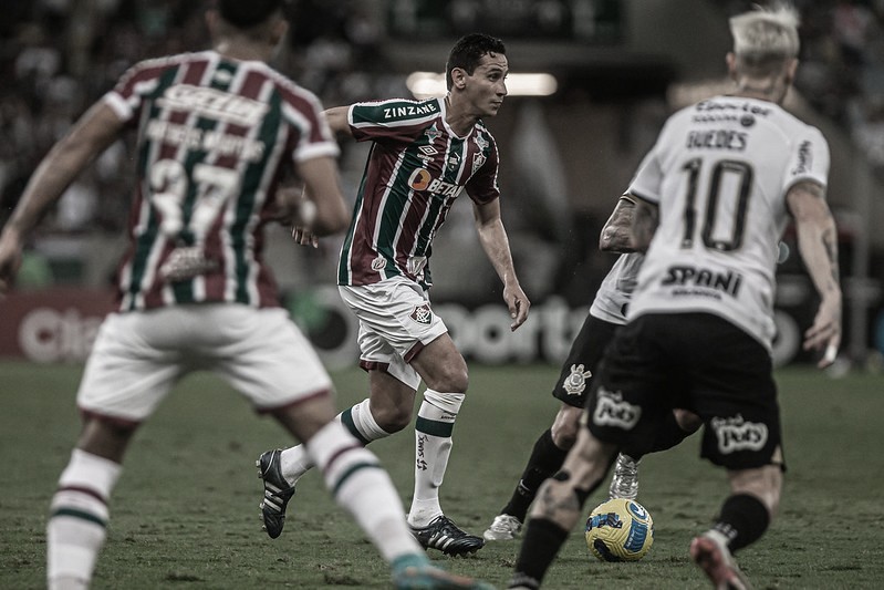 Com gol no fim, Corinthians arranca empate diante do Fluminense no jogo de ida da Copa do Brasil