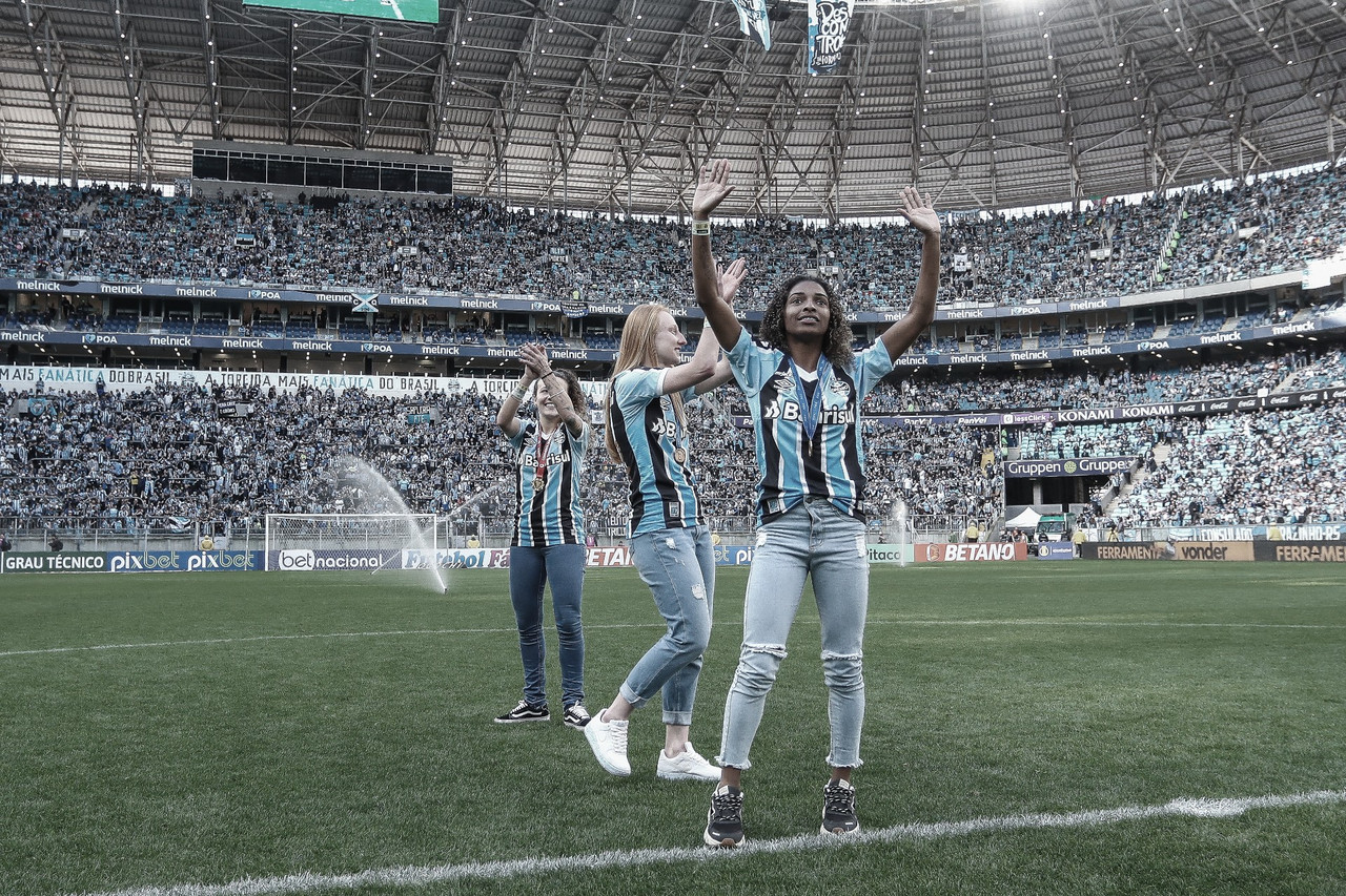 Luany Retorna Da Copa Do Mundo Homenagem E Novo Uniforme Vavel Brasil